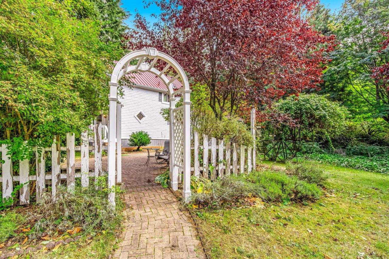 Peaceful Farm In * Sequim